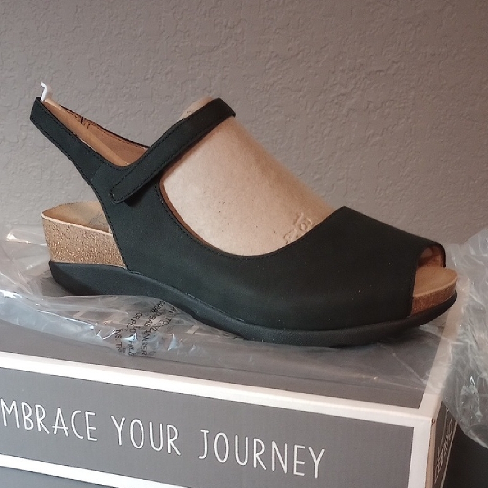 Dansko Black Comfort Sandals with Slingback Design
